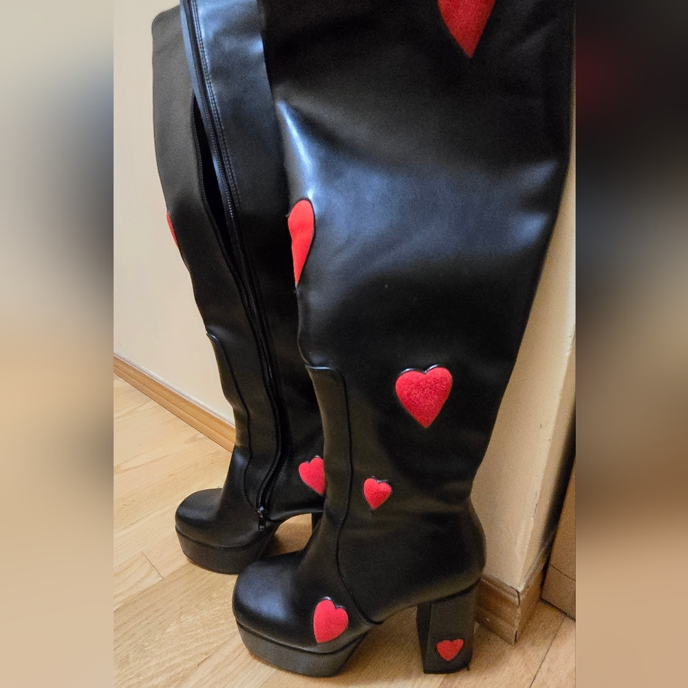 La Moda Heart Boots